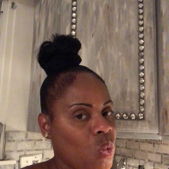 Meet your Posher, Lucy - Picture 1 of 1